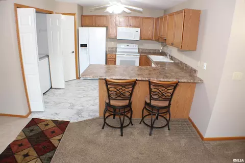 205 E Price St #202, Eldridge, IA 52748 photo 7
