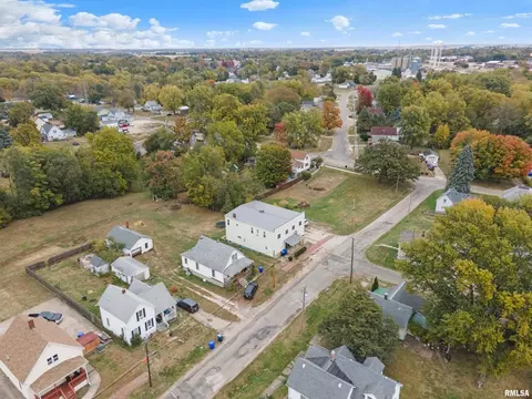 View/Area - 716 W 3rd St, Kewanee, IL 61443 photo 4 of 14