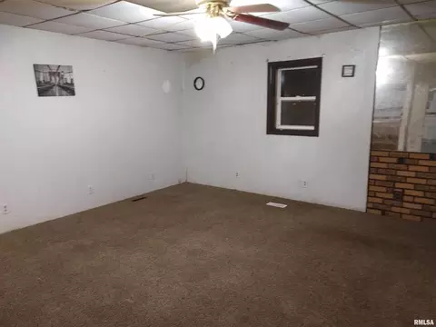 Living - 716 W 3rd St, Kewanee, IL 61443 photo 1 of 7