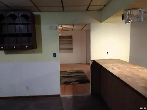 Entry Way - 716 W 3rd St, Kewanee, IL 61443 photo 1 of 5