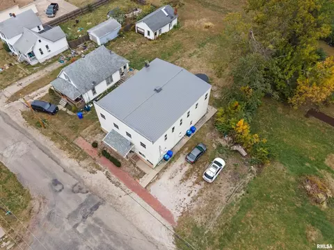 View/Area - 716 W 3rd St, Kewanee, IL 61443 photo 12 of 14