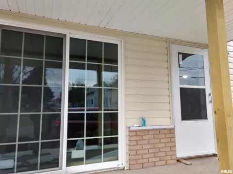 Exterior - 716 W 3rd St, Kewanee, IL 61443 photo 3 of 5