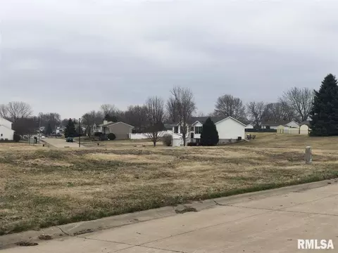 4413 Michigan Ave, Davenport, IA 52802