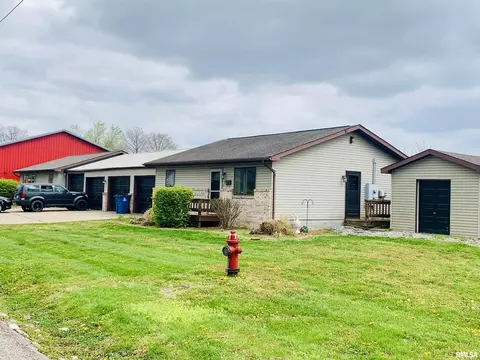1005 W Central St #A&B, Marion, IL 62959