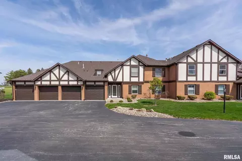 4150 E 60th St #601, Davenport, IA 52807