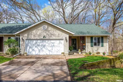 3625 Kennedy Dr #14, East Moline, IL 61244