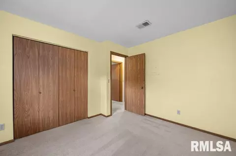 3124 4th St #4, Moline, IL 61265 photo 8