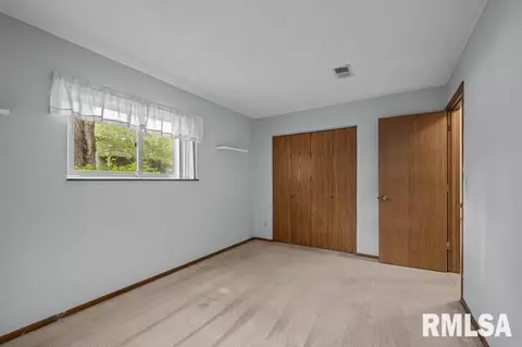 3124 4th St #4, Moline, IL 61265 photo 10