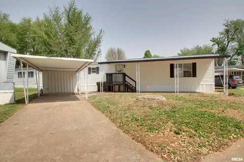 1525 Zellerman Ave, Quincy, IL 62305