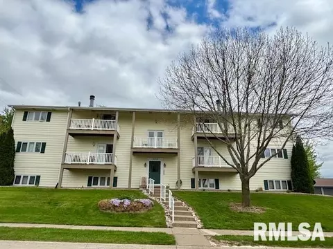 4175 31st St #1C, Bettendorf, IA 52722