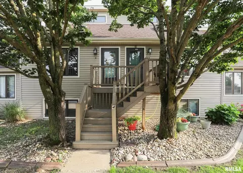 2112 35th St #3, Rock Island, IL 61201