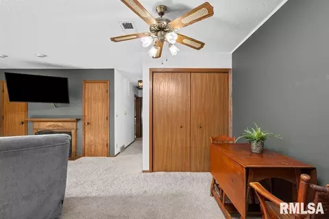 3020 4th St #9, Moline, IL 61265 photo 4