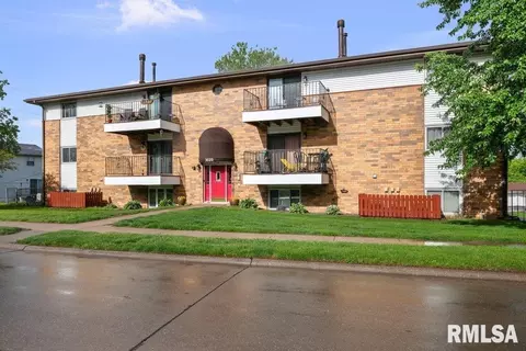 3020 4th St #9, Moline, IL 61265 photo 2