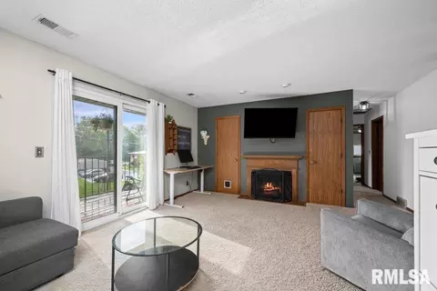 3020 4th St #9, Moline, IL 61265 photo 3
