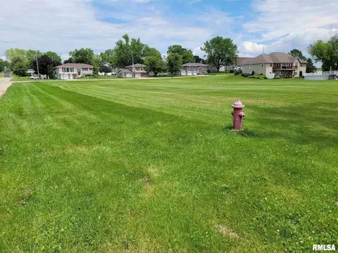 000 4th Ave, Fulton, IL 61252