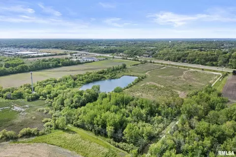 7300 John Deere Rd, Moline, IL 61265 photo 4