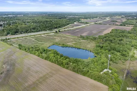 7300 John Deere Rd, Moline, IL 61265 photo 2