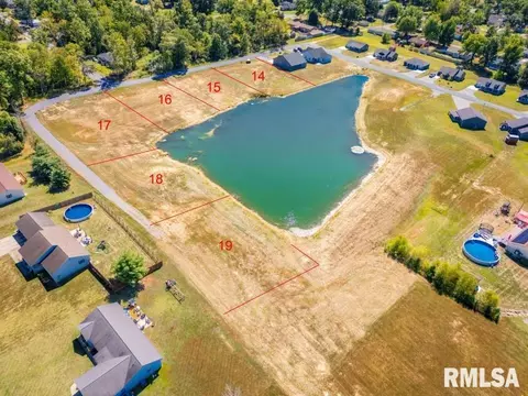 000 Joy Ln, Johnston City, IL 62951