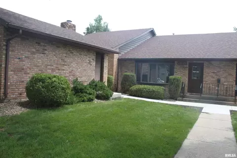 2531 E 51st St #202B, Davenport, IA 52807