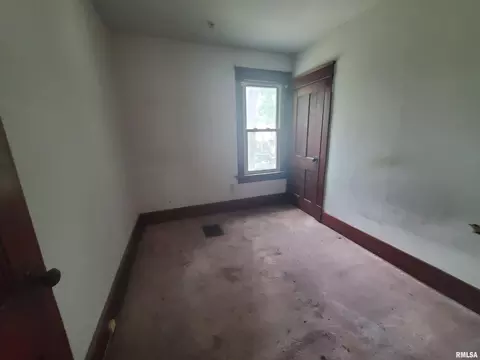 712 3rd St #A, Moline, IL 61265 photo 10