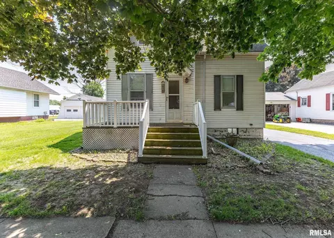 304 S 5th Ave, New Windsor, IL 61465