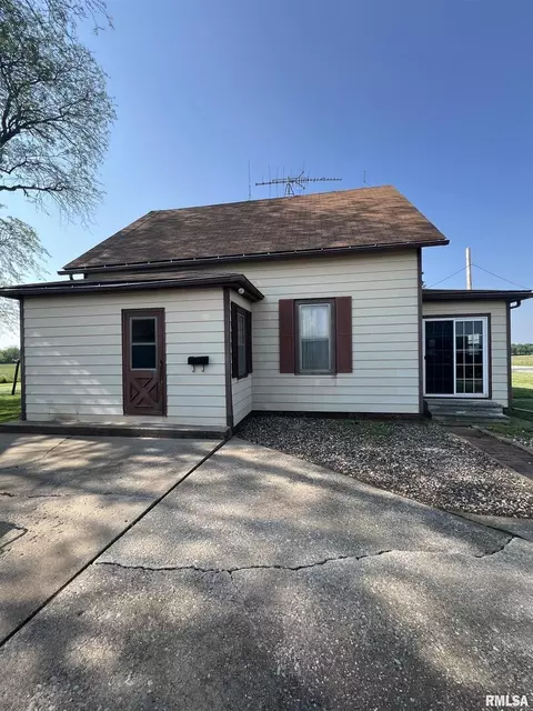 17318 245th St W, Illinois City, IL 61259