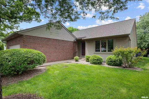 10 Briarwood Ln #10, Rock Island, IL 61201