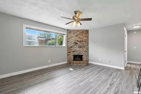 3045 4th St #1, Moline, IL 61265 photo 2