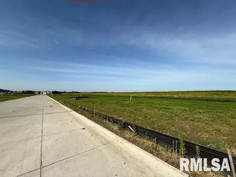6966 Meghan Ave, Bettendorf, IA 52722