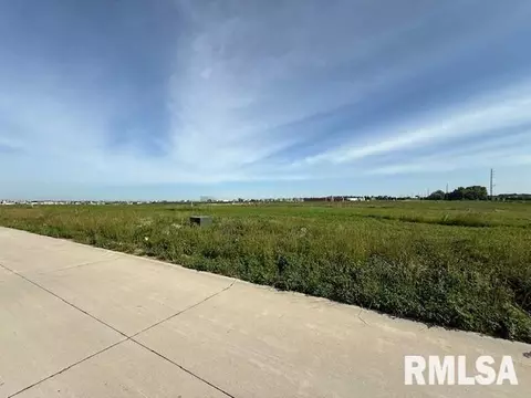 6632 Meghan Ave, Bettendorf, IA 52722