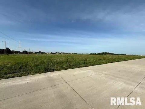 6709 Meghan Ave, Bettendorf, IA 52722