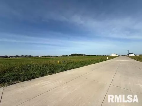 6865 Meghan Ave, Bettendorf, IA 52722