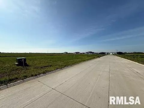 6961 Meghan Ave, Bettendorf, IA 52722