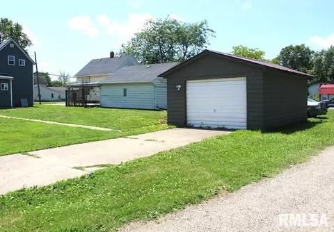 632 E 9th St, Kewanee, IL 61443 photo 4