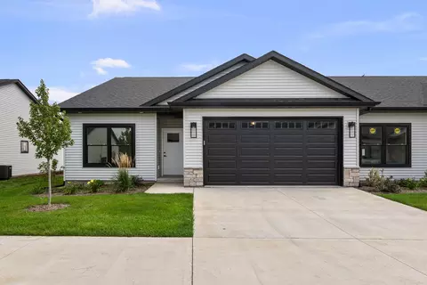 1867 Redbud Cir #103, Eldridge, IA 52748