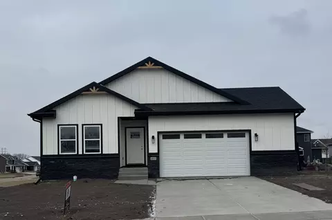 6112 Thor Ave, Davenport, IA 52807