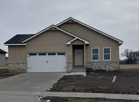 6115 Thor Ave, Davenport, IA 52807