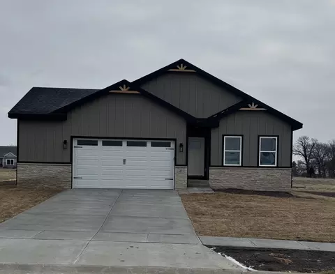 6121 Thor Ave, Davenport, IA 52807