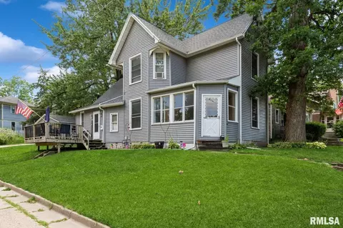 1301 Caroline Ave, Clinton, IA 52732