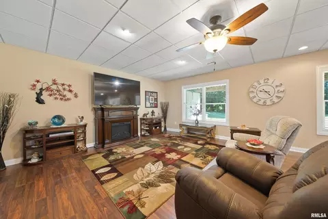 627 10th Ave, Silvis, IL 61282 photo 25