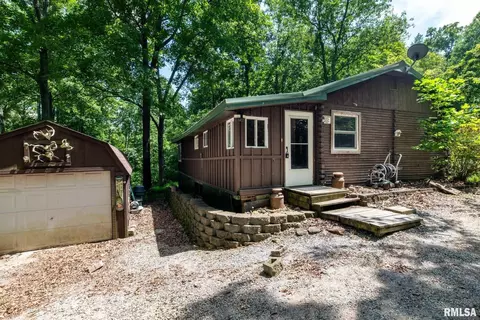 615 E Blue Ave, Creal Springs, IL 62922
