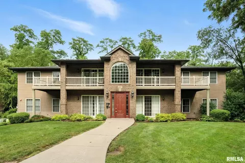 2997 3rd St #206, Moline, IL 61265