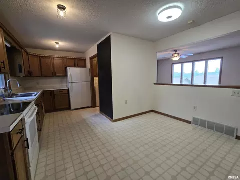 Kitchen - 301 4th St #4, Fulton, IL 61252 photo 1 of 1