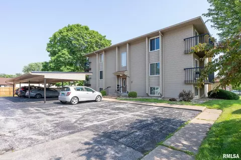 1820 53rd St #11, Moline, IL 61265