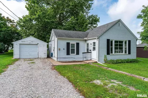 912 SW 5th St, Aledo, IL 61231