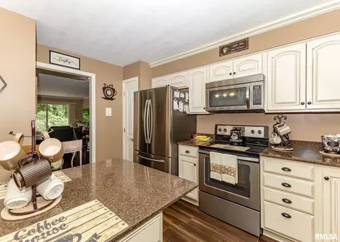 3702 37th Ave #2, Moline, IL 61265 photo 12