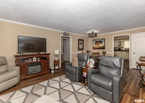 3702 37th Ave #2, Moline, IL 61265 photo 6