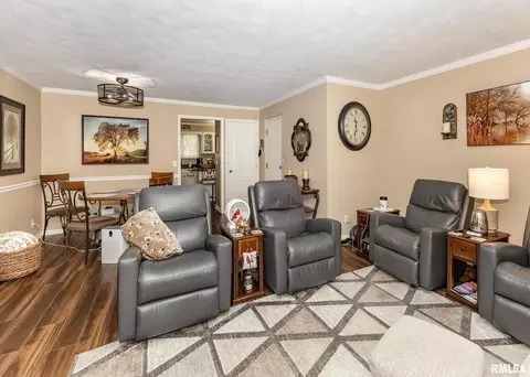 3702 37th Ave #2, Moline, IL 61265 photo 5