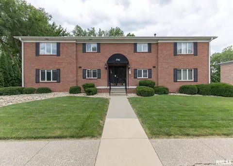 3702 37th Ave #2, Moline, IL 61265