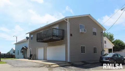 104 Front St, Galva, IL 61434